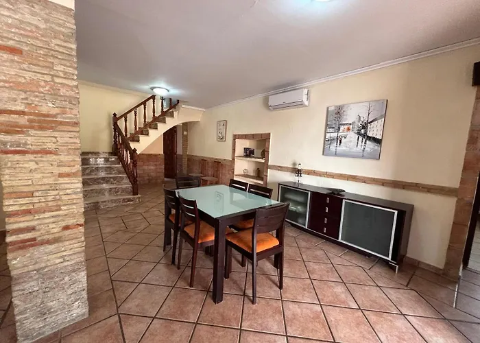 062 Almendro * דניה